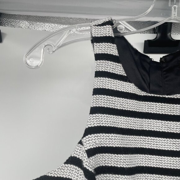 Express Womens Textured Striped Crop Top Sleeveless Black/Whiter Size XS Zip - Picture 5 of 8